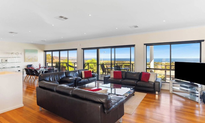 Carrickalinga House | Serenity on Stacey - Luxury Getaway with Coastal Views of Carrickalinga