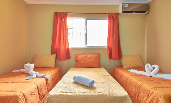 Corales del Sur Apartment | Serviced 3 Single Bed 1 Bedroom-Apartment in Corales del Sur, Santo Domingo Este