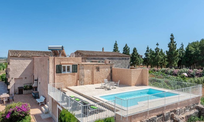 Campos Villa | SES BARRERES