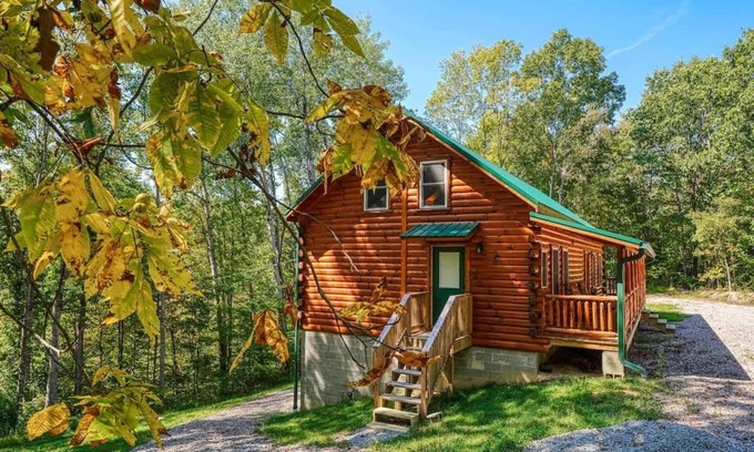 Nelsonville Cabin | Seven Pines Cabin - Secluded in Hocking Hills