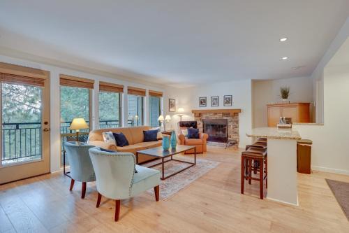 Bend Apartment | Seventh Mountain Condo with Resort Amenities!