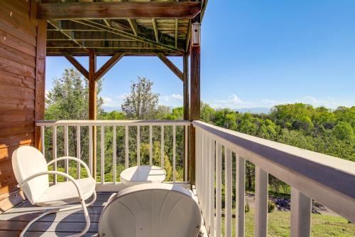 Sevierville House | Sevierville Home with Mountain and Countryside Views