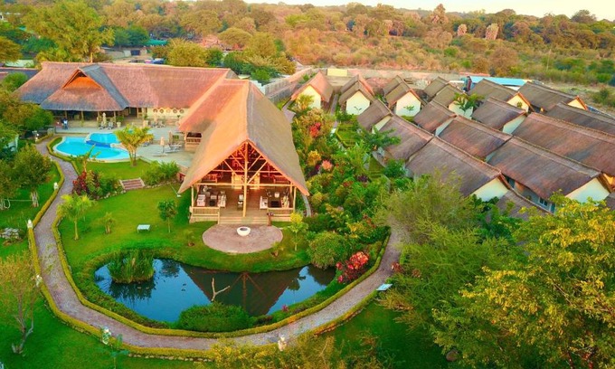 Victoria Falls Cabin | Shearwater's Explorers Village