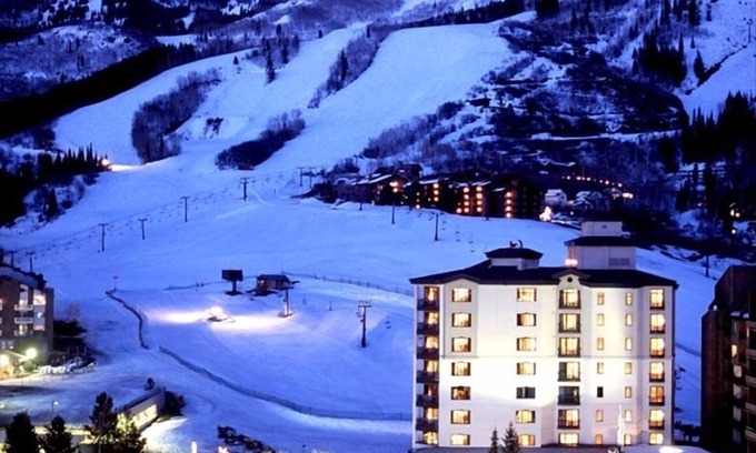 Steamboat Springs Villa | Sheraton 2BR, 2BA. 100% direct mountain-front ski in & out. New Years Week!