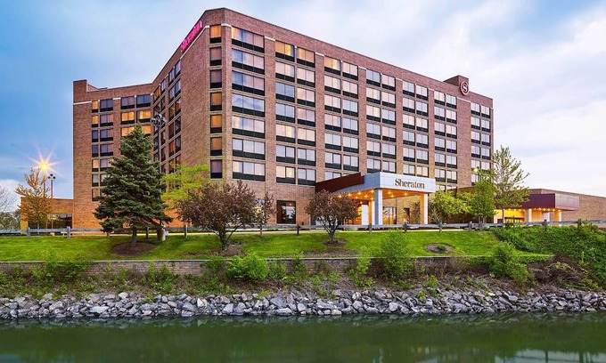 Lisle Hotel | Sheraton Lisle Naperville Hotel