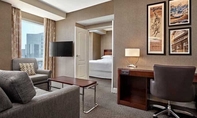 Eau Claire Hotel | Sheraton Suites Calgary Eau Claire