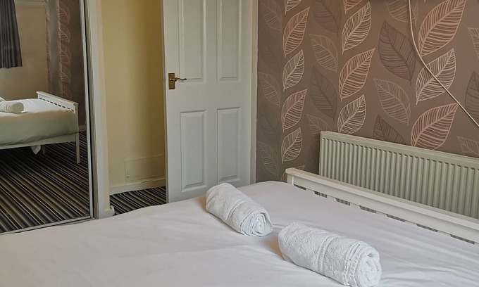 South Shields House | Shielded Serenity King Suite