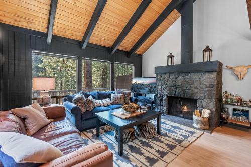 Black Butte Ranch House | Shields Shalet - Meredith Lodging