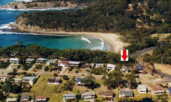 Malua Bay House | 'Shimoda' on Illabunda, McKenzies Beach