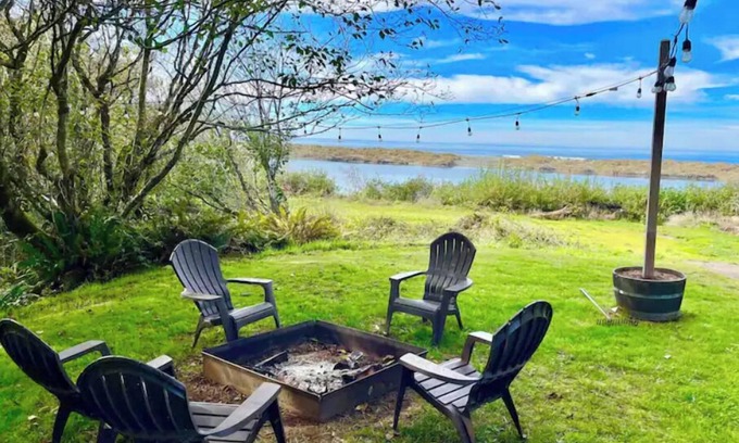 McKinleyville Cottage | Shore Acres Ocean View Cabin and Retreat Space