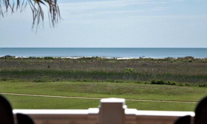 Galveston Condo | Shore Nuff- Book 5+ nights and get 15% discount- Beach Front Ocean Views-