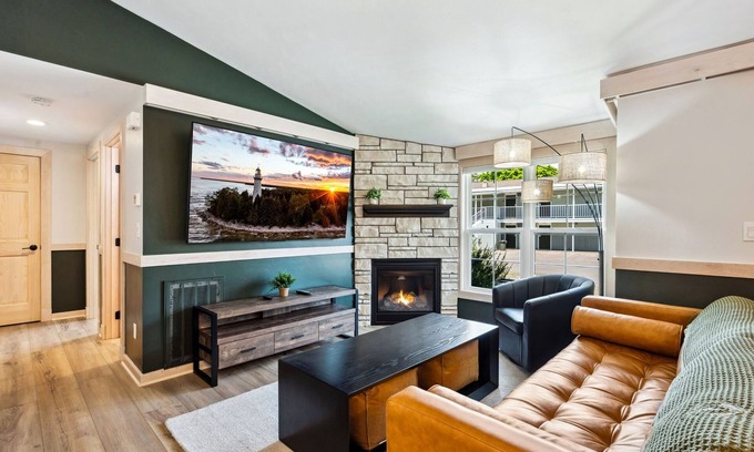 Fish Creek House | Shore Suite | Downtown Fish Creek ~ Dog-friendly