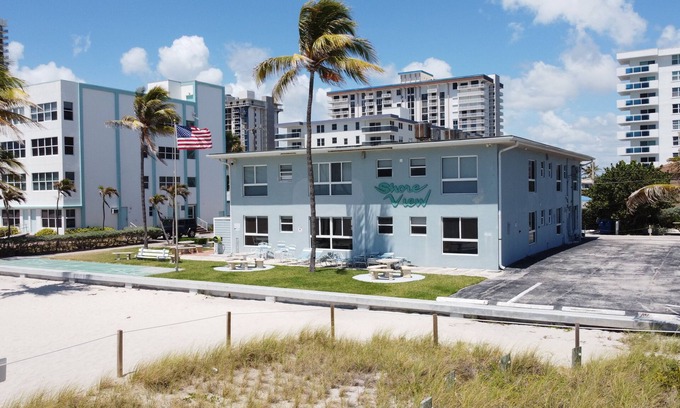 Hollywood South Central Beach Apartment | Shore View Hotel