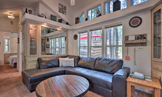 Show Low House | Show Low Retreat with Deck, 13 Mi to Hon-Dah!