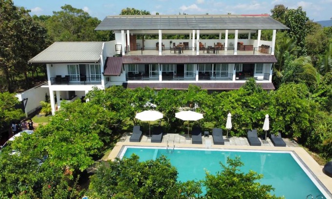 Inamaluwa Hotel | Sigiri Rock View