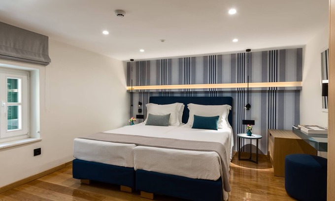 Old Town Apartment | Signature Suite Cantons View