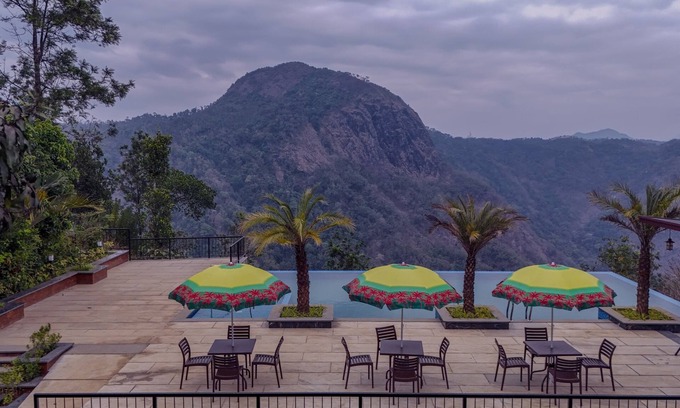 Vayittiri Hotel | SILVER OAK RESORT WAYANAD
