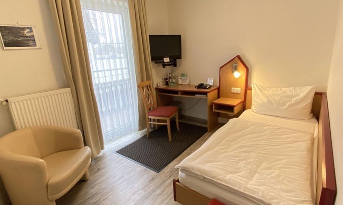 Gerolstein House | Single room with shower/WC - Am Brunnenplatz, Hotel Garni