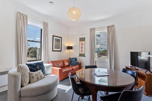 North Hobart Apartment | Sir Tom inner city living with off street parking