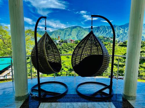 Mussoorie Hotel | Sitara Scenic Mountain View Hotel & Resort, Mussoorie - Luxury Rooms with open Rooftop Cafe