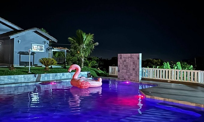 Portao Cottage | Sitio /Chácara com Piscina em Atibaia Para 25 Pessoas Aceita Pets