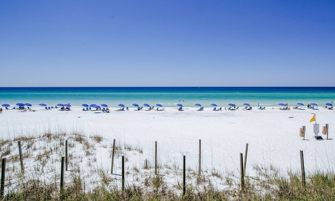 Miramar Beach Condo | Sixth-floor Gulf-front Condo with balcony, outdoor Pool & Gym