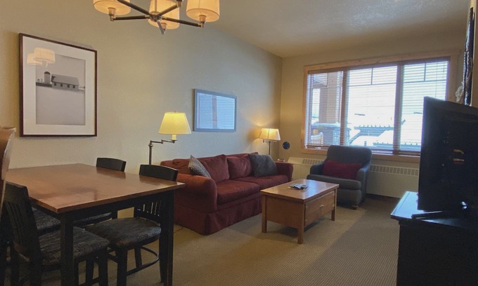 Whitefish Condo | Ski-In/Ski-Out Morning Eagle 207