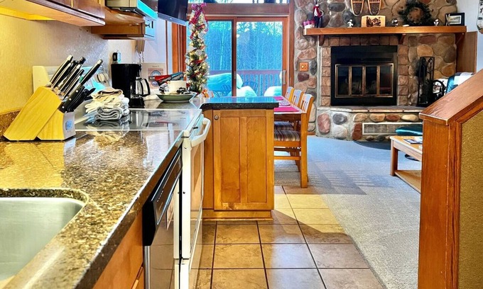 Lutsen House | Ski-In, Ski-Out Townhome with Lofted Owner's Suite