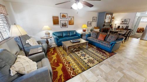 Red River Apartment | Ski View 10 - On Main Street - WiFi - Cable - Fireplace - Trailer Parking In Back - Patio with Gas Grill