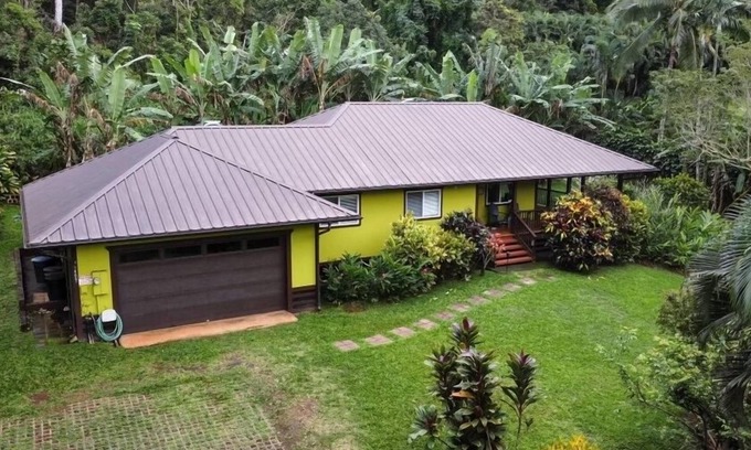 Kilauea House | Skippers—Fully air conditioned, Private Location, Near Gorgeous Beach-TVNC4190