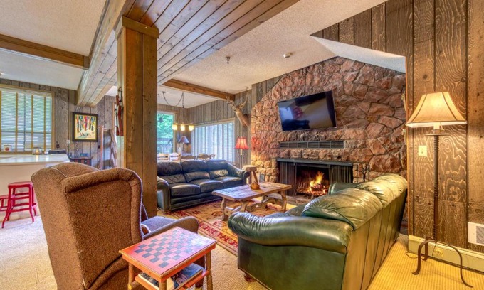 Government Camp Apartment | SkiWay Lodge at Thunderhead