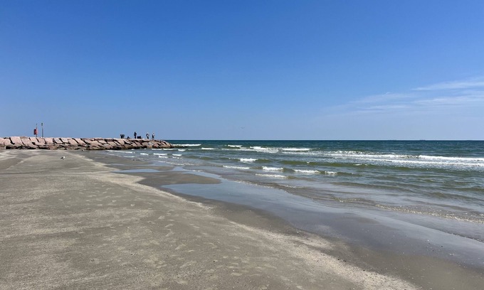 Crystal Beach RV Rental | Skoolie Glamping on Canal in Crysteal Beach, Texas