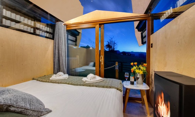 Felinfach Cottage | Sky Hut - Caban y Nen