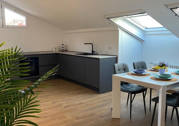 Como Apartment | Sky View Apartment