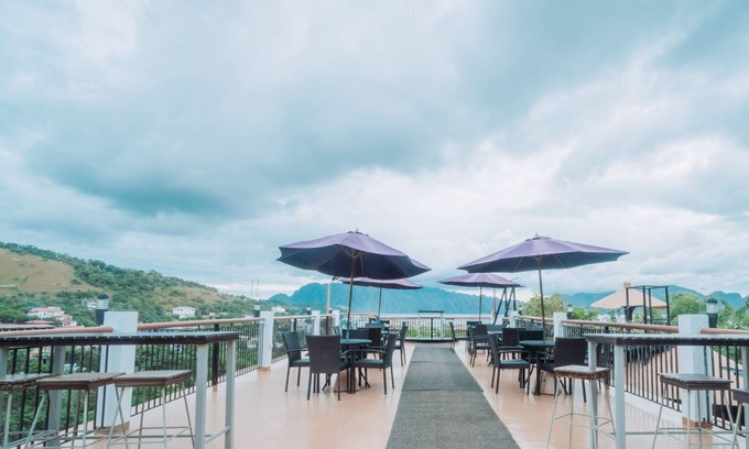 Coron Town Proper Hotel | Skylodge Resort