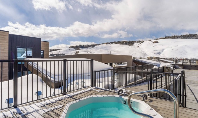 Silverthorne Apartment | Skywalk Flats #203e By Summit County Mountain Retreats