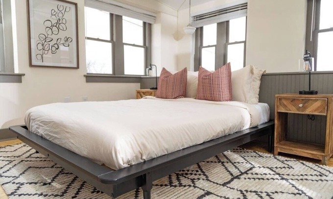 Roanoke Apartment | Sleek loft minutes from downtown