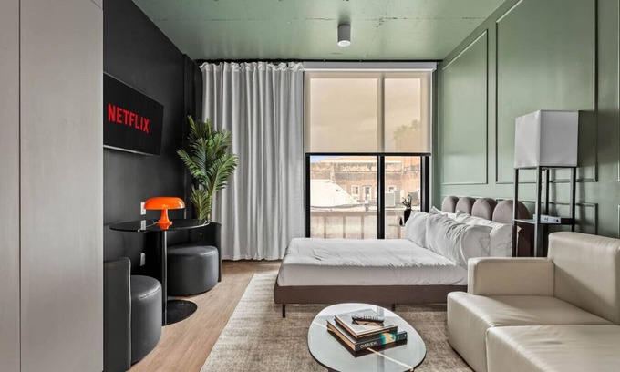 Historic Ybor Apartment | Sleek Ybor Studio | Free Parking | Minutes to DT!