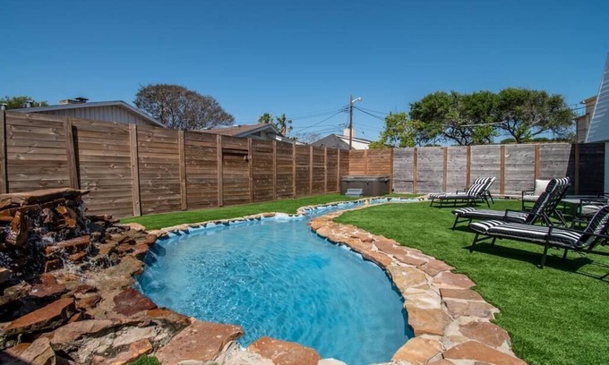 Bay Area House | Sleep 29 - Oceanfront Retreat 2 Homes for 29-Guests!