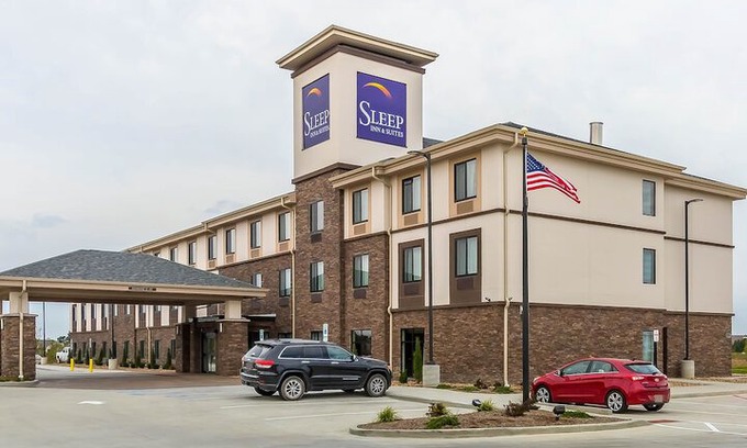 O'Fallon Hotel | Sleep Inn & Suites O'Fallon MO - Technology Drive