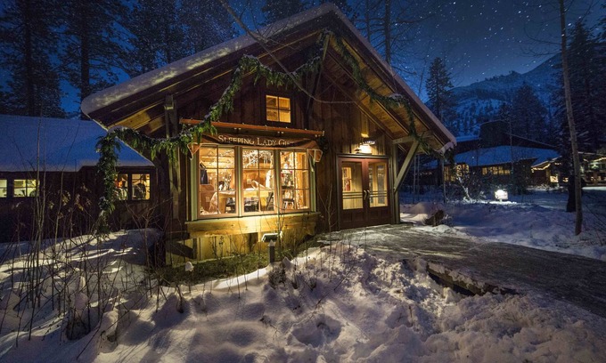 Leavenworth Hotel | Sleeping Lady Mountain Resort