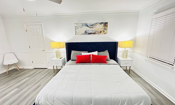 Gainesville House | π‘ SLEEPS 12. Newly Reno House with 4 bedrooms