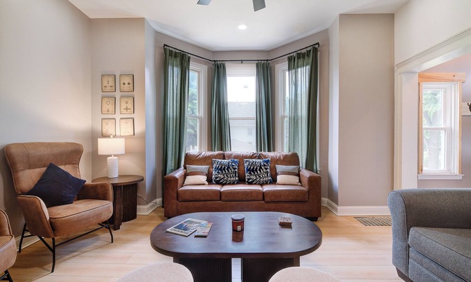 Brewers Hill House | Sleeps 16 4 bedroom 4 bath 1.5 mi to Fiserv Hot Tub Arcade Theater Chefs Kitchen