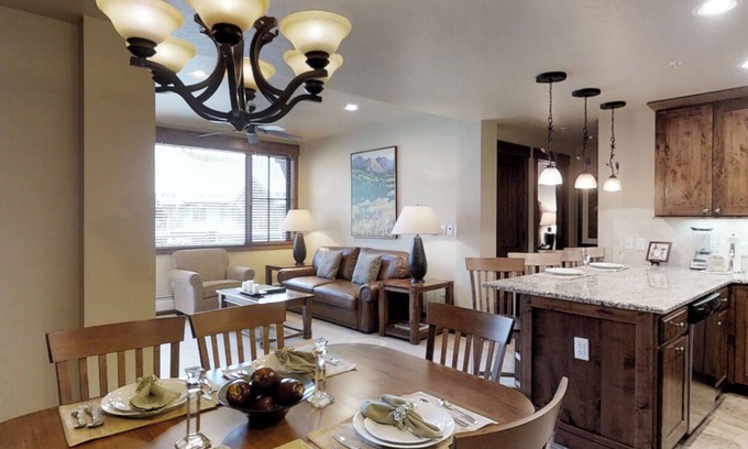 Breckenridge Resort | Sleeps 4- Aug 17-25 2025. Perfect for Wine Classic! Large 1 BR with Full Kitchen