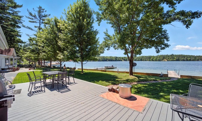 Wolverine House | Sliver of Paradise - Autumn Colors & Lakefront Comfort Await