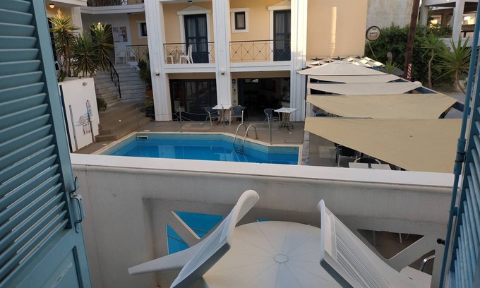 Agia Pelagia Apartment | Small Apartment For 3 Pers 70meters From The Beach