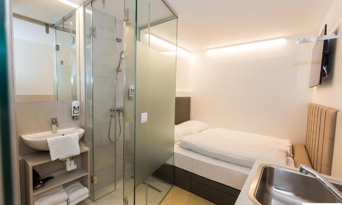 Favoriten Hotel | Smart Nano Living - Wien Hauptbahnhof - self check-in