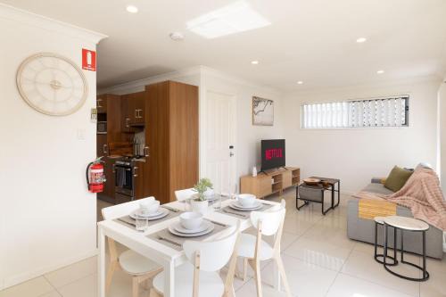 Rocklea Apartment | Smart Suites Self Check-in Apartments - Rocklea Station N