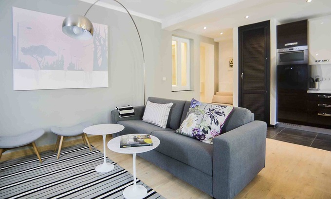 Liege Apartment | Smartflats City - Perron