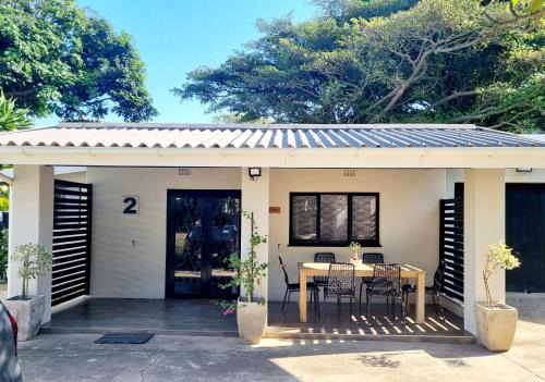 Umtentweni Apartment | Smooth Sailing Unit -Ebbtide Beach House